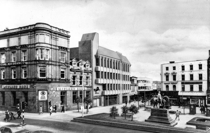File:Queensquare 1970.jpg